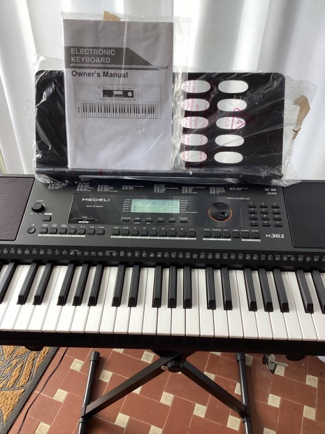 Medeli M 361,más néven Roland EX20,Kurczweil KP 110