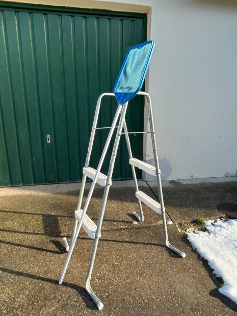 Medence l�tra, h�l�