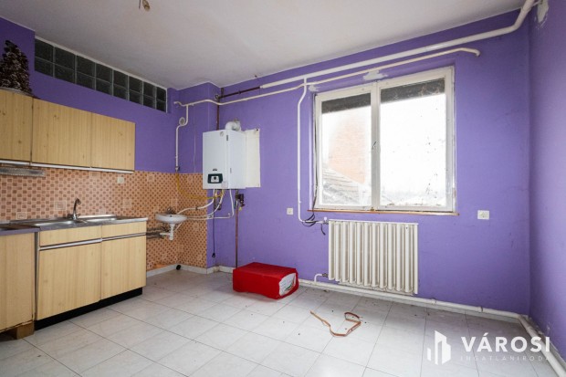 Medgyesbodz�s f� utc�j�n ingatlan elad�