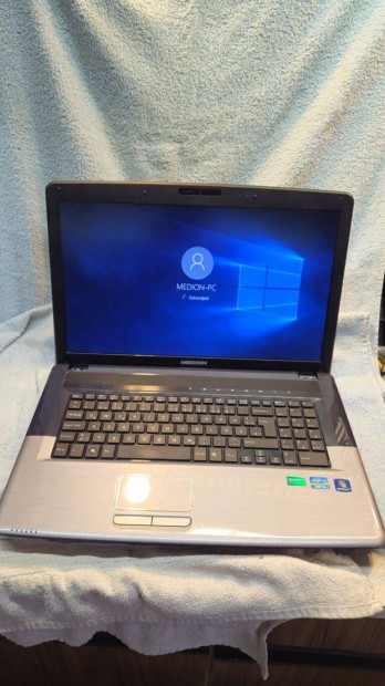 Medion Akoya E7220 i3,17.3"-os laptop,4gb ram. eladó