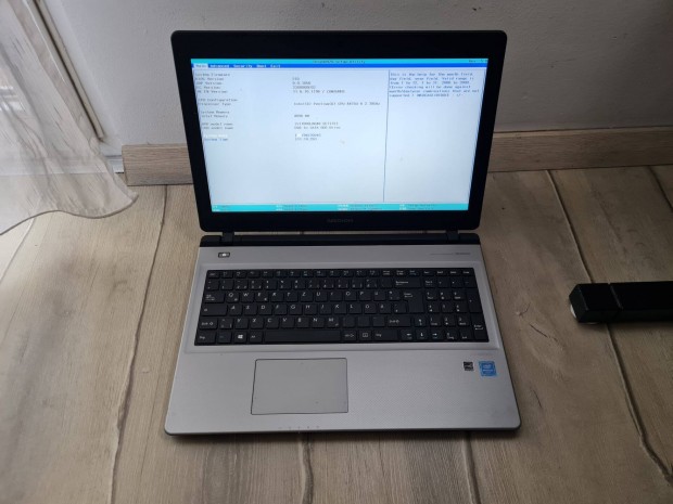 Medion E6436 15.6 os bill hibs laptop j aksial elad !