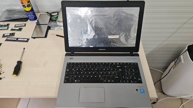 Medion E6436 notebook laptop alkatr�sznek