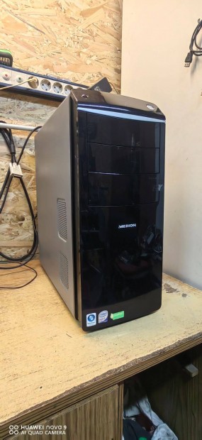 Medion Quad Q8200,4gb Ram,Nvidia 9600gt,300gb HDD+Wifi