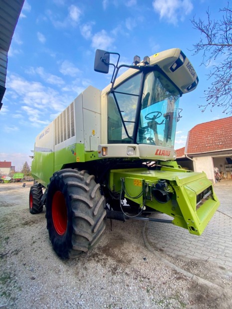 Mega 360 gabona kombajn
