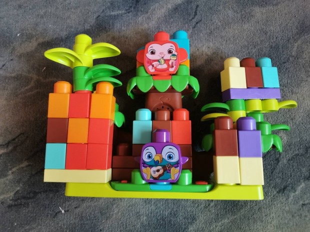 Mega Bloks Dzsungel hangokkal