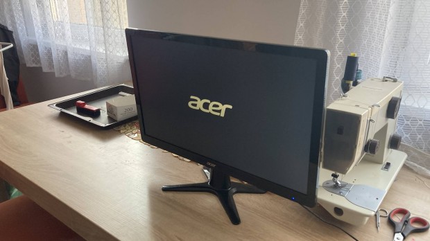 Megkmlt Acer monitor elad