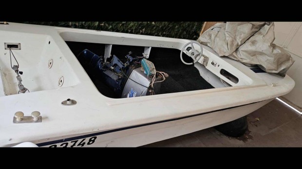 Megk�m�lt Flamingo 430/E Kishaj� + Szervizelt 30LE Tohatsu Motor MOH