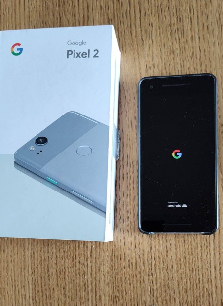 Megkmlt Google Pixel 2 mobiltelefon - Ajndk fekete Bellroy tokkal