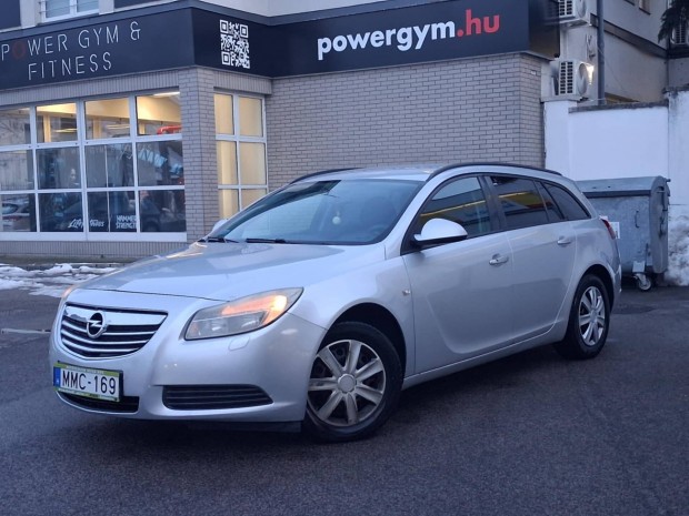 Megk�m�lt Opel Insignia 2.0d 2010 �vj�rat 