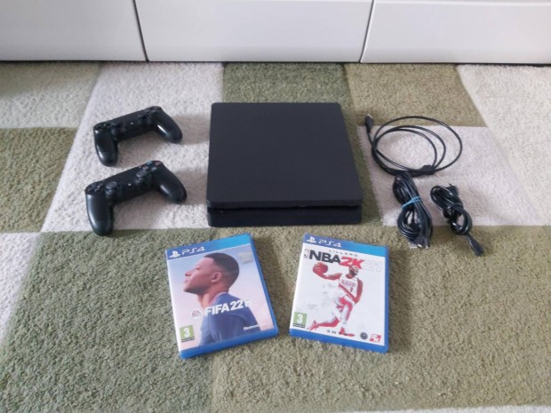 Megkmlt PS4 Playstation 4 Slim 500GB 2db Kontrollerrel Jtkokkal 