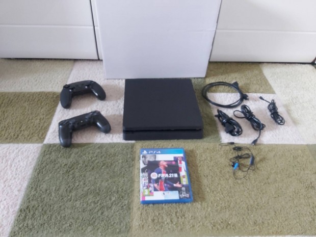 Megkmlt Ps4 Playstation 4 Slim 500GB 2db Kontrollerrel Tartozkaival