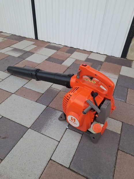 Megk�m�lt �llapotban l�v� Kasei lombf�v�-sz�v� elad�