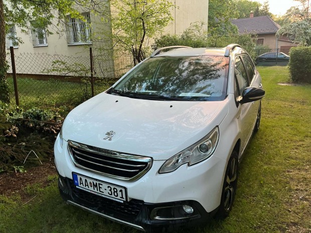 Megkímélt állapotú Peugeot 2008 1.2-es SUV Debrecenben
