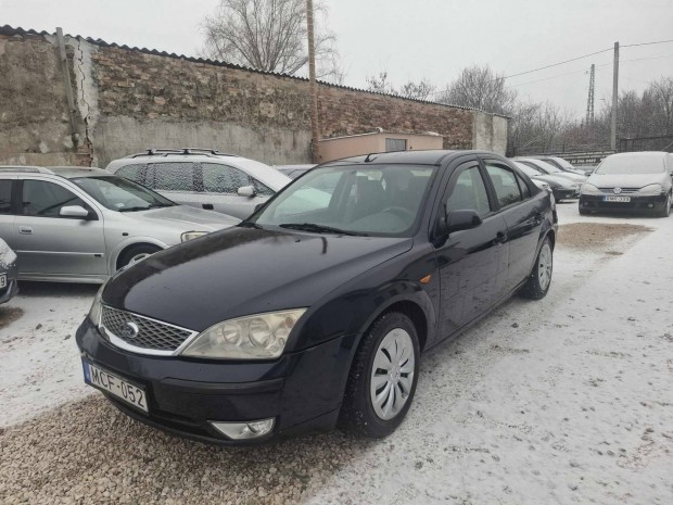 Megkimelt ford mondeo 1.8 benzin