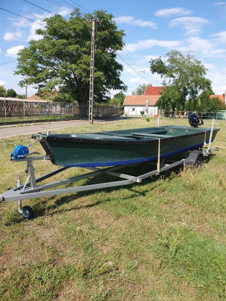 Megkmlt kamp 620 csnak horgszcsnak haj