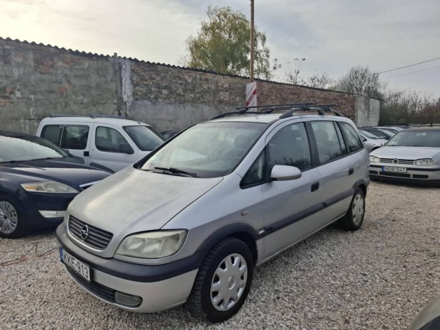 Megkmlt opel zafira 7 szemly 18 benzin