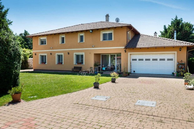 Meg�jul� energi�val �zemletetett luxus h�z �rd k�zpontj�ban 3_kha