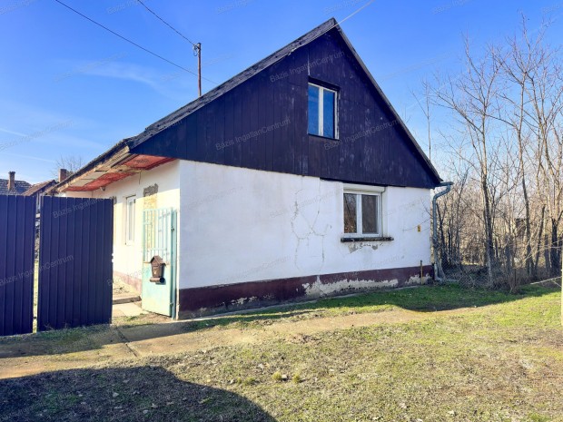 M�lyk�t, 56 nm-es csal�di h�z elad�