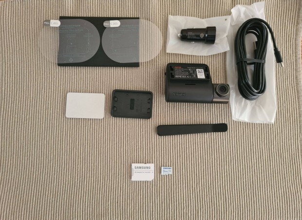 Menetr�gz�t�, aut�kamera, aut�s kamera 70mai, �j