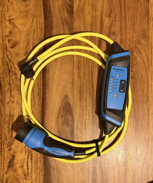 Mennekes Mode 2 hordozhat� Type 2 t�lt�k�bel (Schuko, 13A)