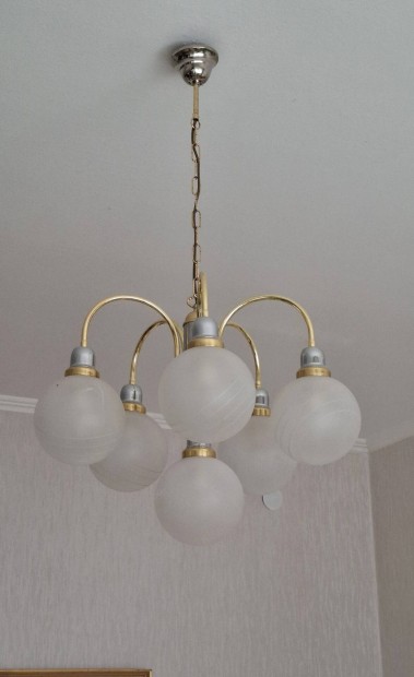 Mennyezeti csill�r