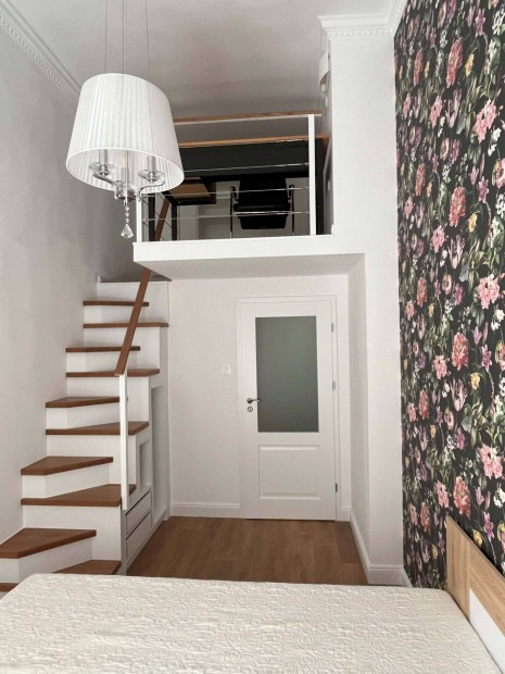 Men�, Gal�ri�s Lak�s Kiad� A VI. Ker�let Sz�v�ben- Ide�lis Bar�toknak