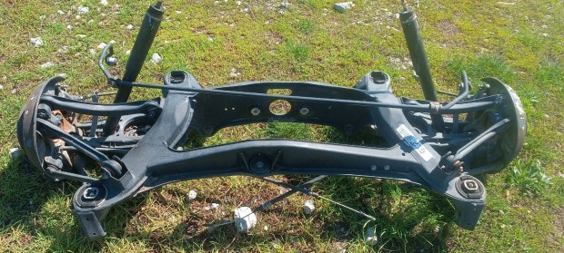 Mercedes 124 h�ts� fut�m� fel�j�tott