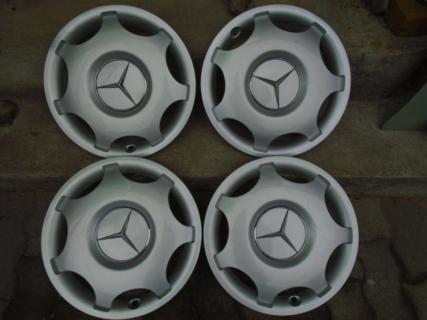 Mercedes 15" gy�ri d�szt�rcsa garnit�ra elad�