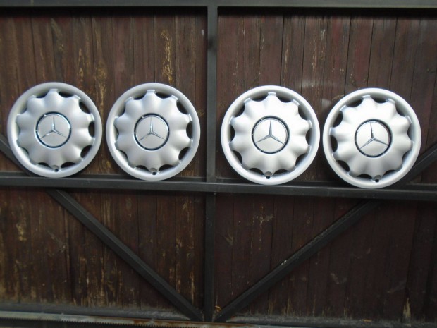 Mercedes 15" gyári dísztárcsa garnitúra eladó