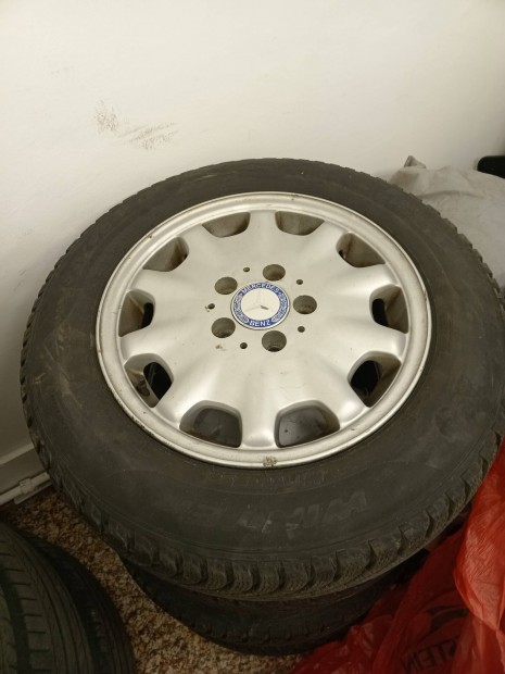 Mercedes 15" os gyri alufelni Pirelli 195/65 r15 teligumival