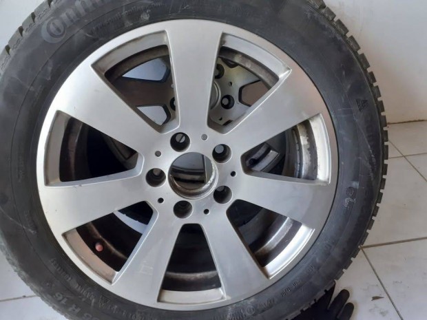 Mercedes 16-os ET43 gyri felni j 205/55-R16 Continental tli gumival