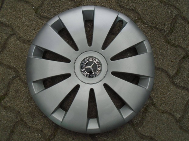 Mercedes 17" gyári dísztárcsa 1 db eladó