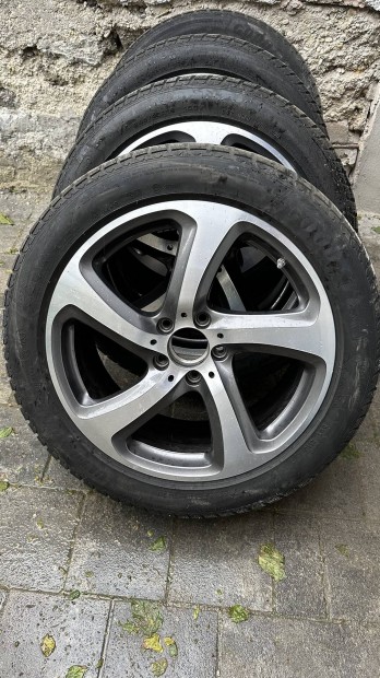 Mercedes 18-as gyri felni Goodyear Ultragrip tli 7.5 mm gumival