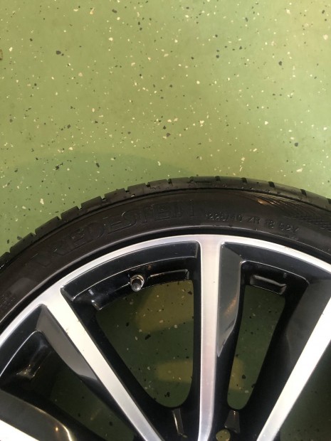 Mercedes 18 colos gyári alufelni + nyári gumi