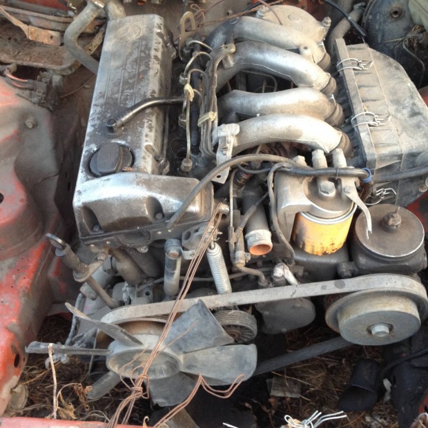 Mercedes 190 - 124 tip 1987 évj 200 d motor Stb
