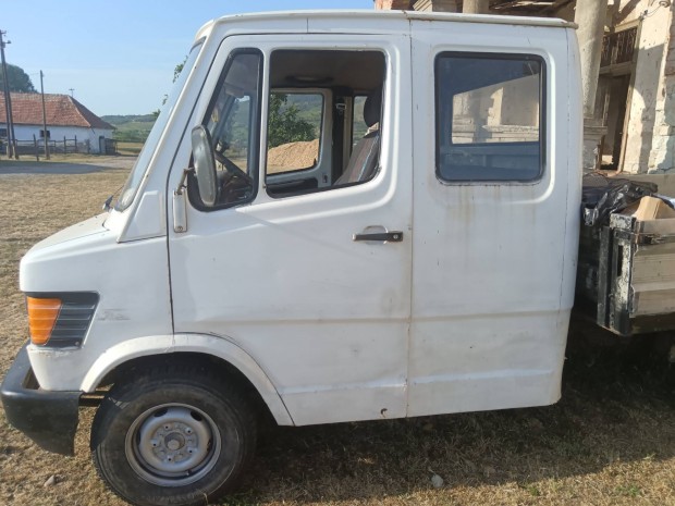 Mercedes 207