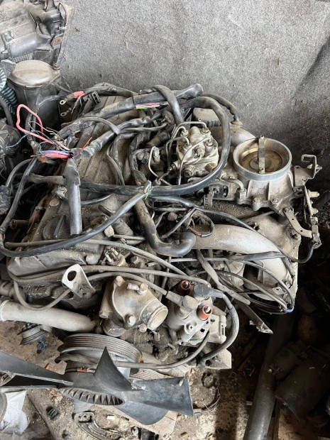 Mercedes 2.0 benzin motor eladó M102