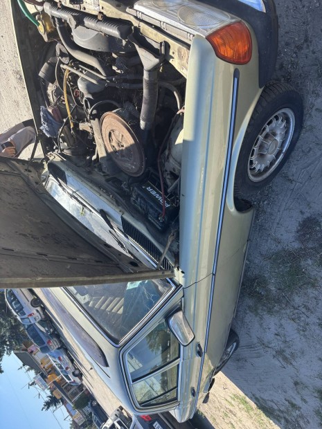 Mercedes 300D 1981 alkatrészei eladó
