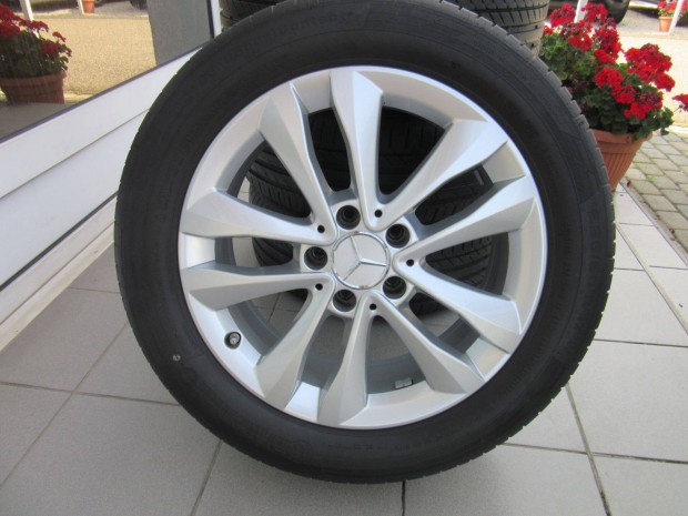 Mercedes 5x112 Alufelni 225/50 R 17 nyári gumival eladó