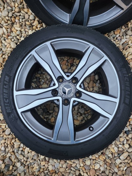 Mercedes 5x112 R17 alufelni 4 évszakos gumival