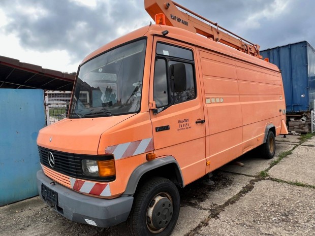 Mercedes 709 D kosaras emel Ruthmann szerelkosr emelkosr r