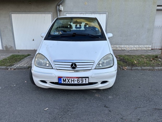 Mercedes A190 vizsga 2027/01