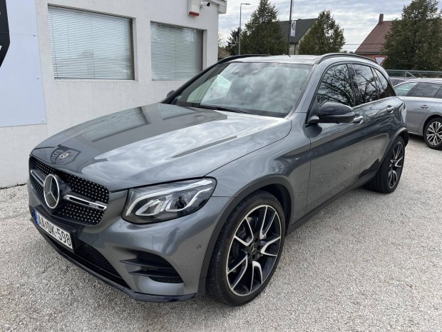 Mercedes-AMG GLC 43 AMG 4matic / Szervizknyv /...