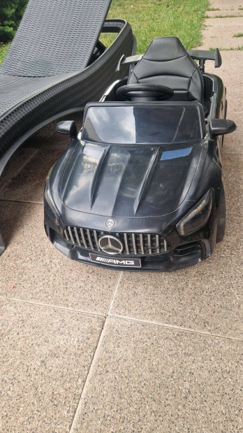 Mercedes AMG GTR Elektromos autó hang-és fény + távirányító 12V fekete