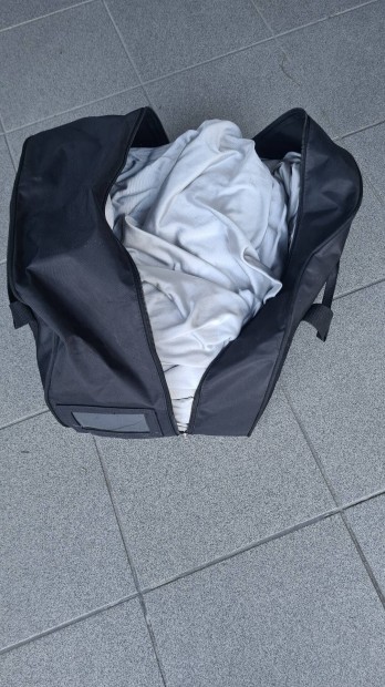 Mercedes AMG GT takar ponyva ezst szn .