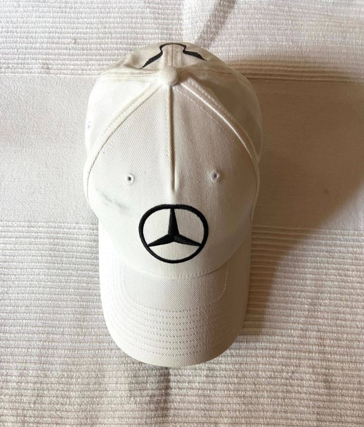 Mercedes AMG Petronas feher baseballsapka