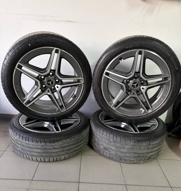 Mercedes AMG R18 felni ny�ri gumival