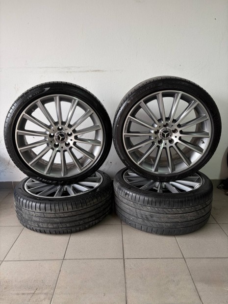 Mercedes AMG R19 ny�ri felni gumival