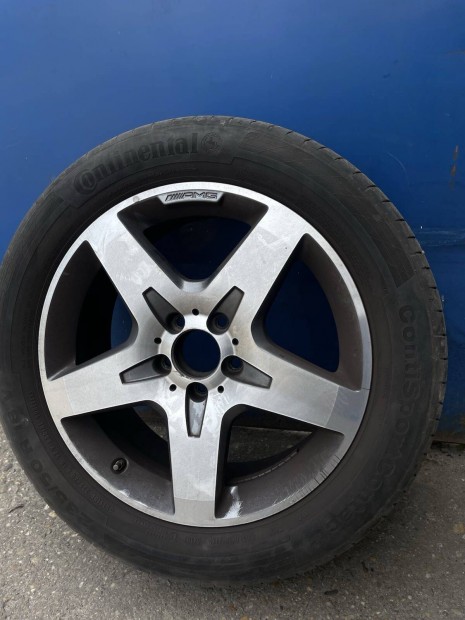 Mercedes AMG alufelni gumikkal 