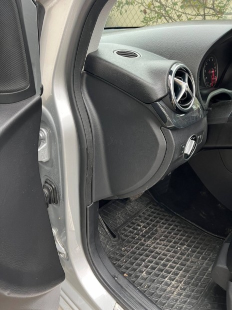 Mercedes A B C CLA osztly 2013 - 2019 W246 mszerfal